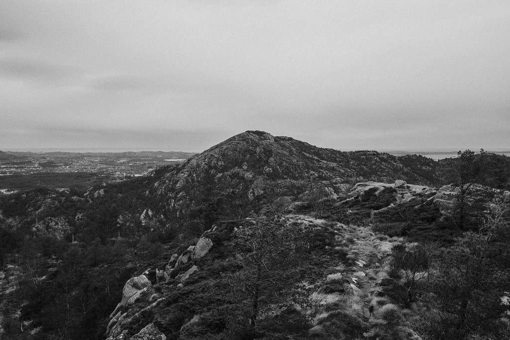 Mountain view, in black and white.
