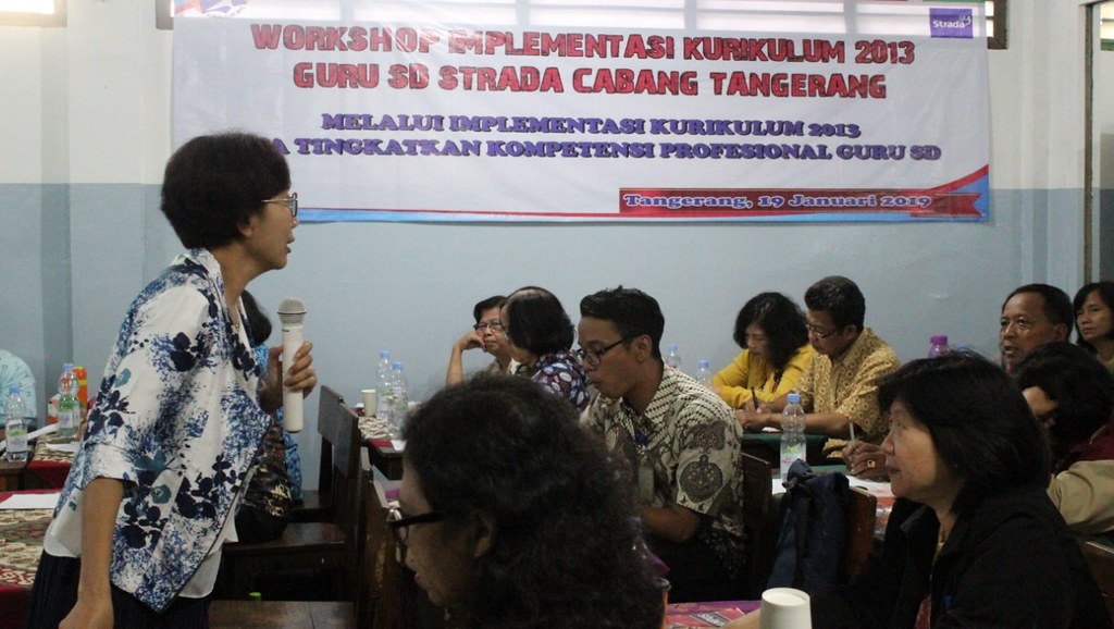 Workshop Guru SD Strada Cabang Tangerang : Menuju Pendidikan Berkarakter dengan HOTS