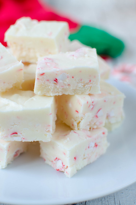 White Chocolate Peppermint Fudge - homemade white chocolate fudge with crushed peppermints! Easy, delicious, and perfect for Christmas!