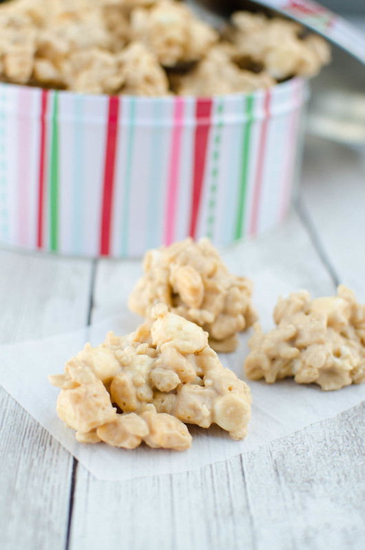 Crockpot Crunchy Drop Cookies - Cap'n Crunch, Rice Krispies, and marshmallows coated in a peanut butter white chocolate! No bake and so simple! These are perfect for kids who want to help with Christmas cookies. 