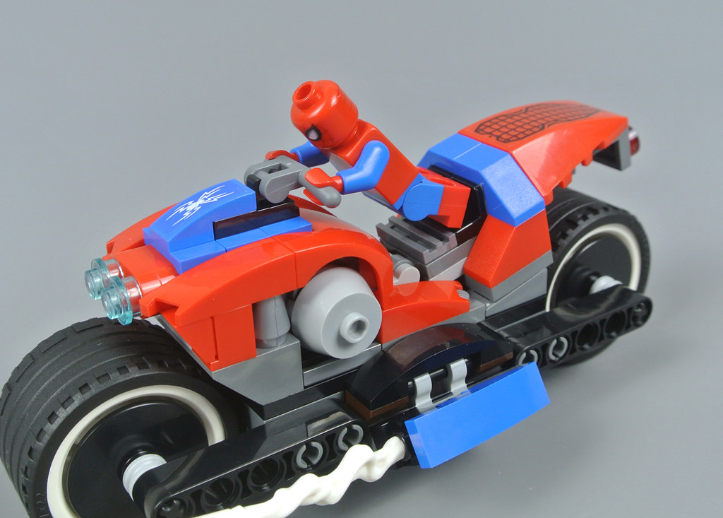 Lego discount spiderman motorcycle