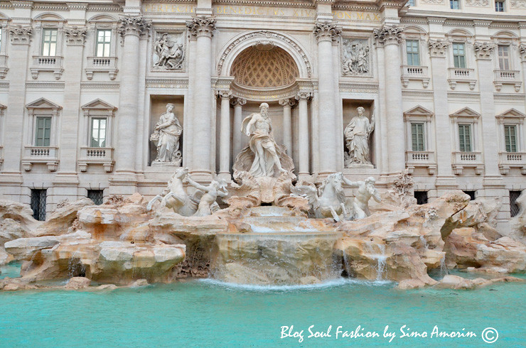 Adoro ir a Roma e rever a linda Fontana de Trevi.