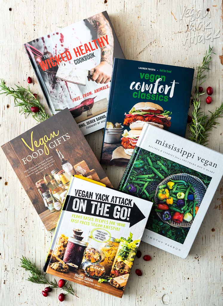 Gift giving can be hard, and when you get into the vegan niche it can become even more overwhelming! I'm here to help with my DIY Vegan Gift Guide, featuring homemade gifts, books, goodies, and more. #vegan #DIY #gifts #ecofriendly #lowwaste