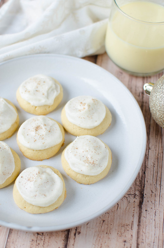 Frosted Eggnog Cookies - soft eggnog cookies with eggnog frosting! A must make for the holidays!