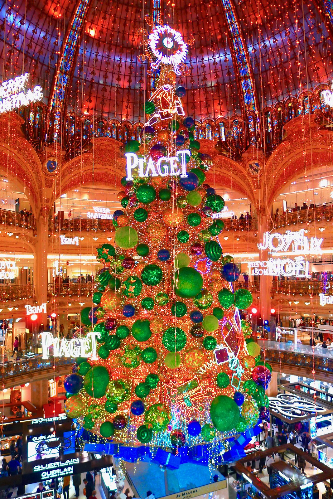 L'arbre de Noël 2018 aux Galeries Lafayette Haussmann, Paris