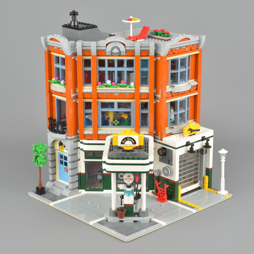 Chemie Besnoeiing systeem Review: 10264 Corner Garage | Brickset: LEGO set guide and database