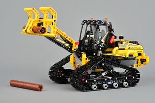 Review: 42094 Tracked Loader
