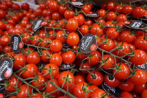 tomatoes at zurich markthalle