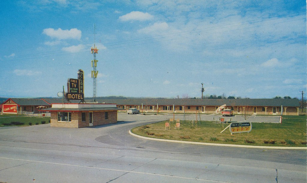 Clark Motel - Powell, Tennessee