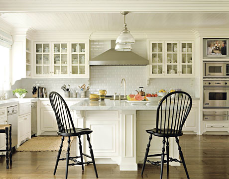 Gorgeous white kitchen: Benjamin Moore 'White Dove' | Flickr