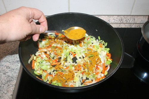 32 - Curry einstreuen / Intersperse curry