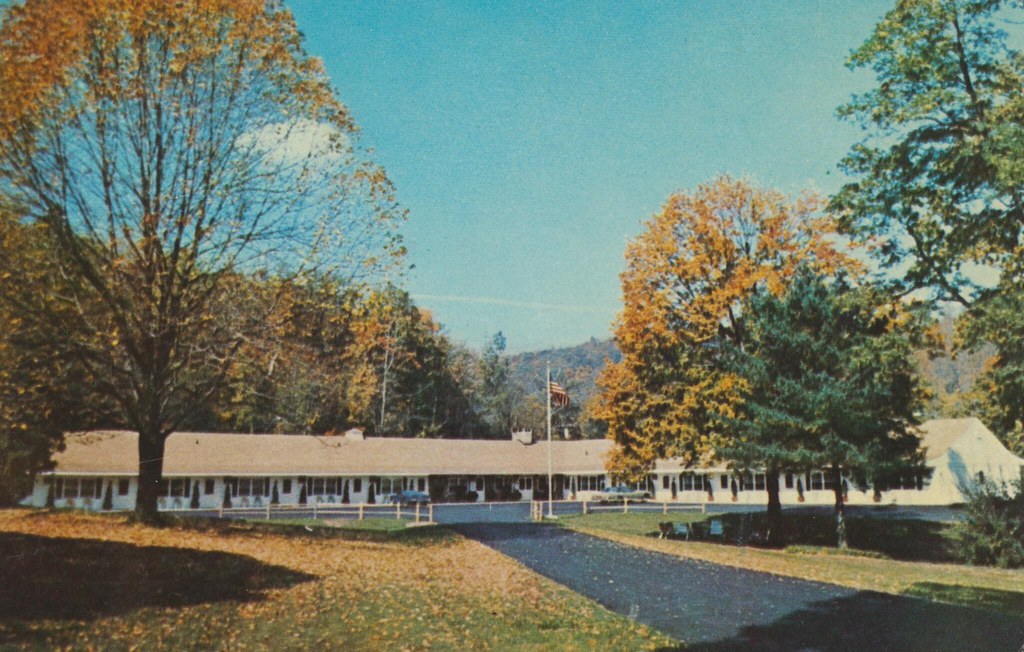 Iron Masters Motel - Lakeville, Connecticut