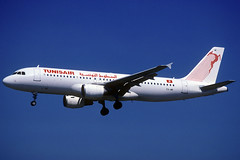 Tunisair A320-211 TS-IMI BCN 03/09/2005