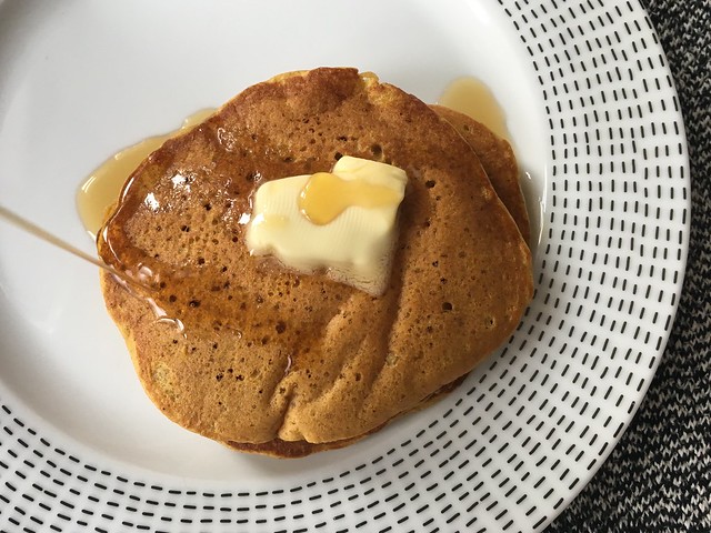 gluten-free pumpkin spice pancakes