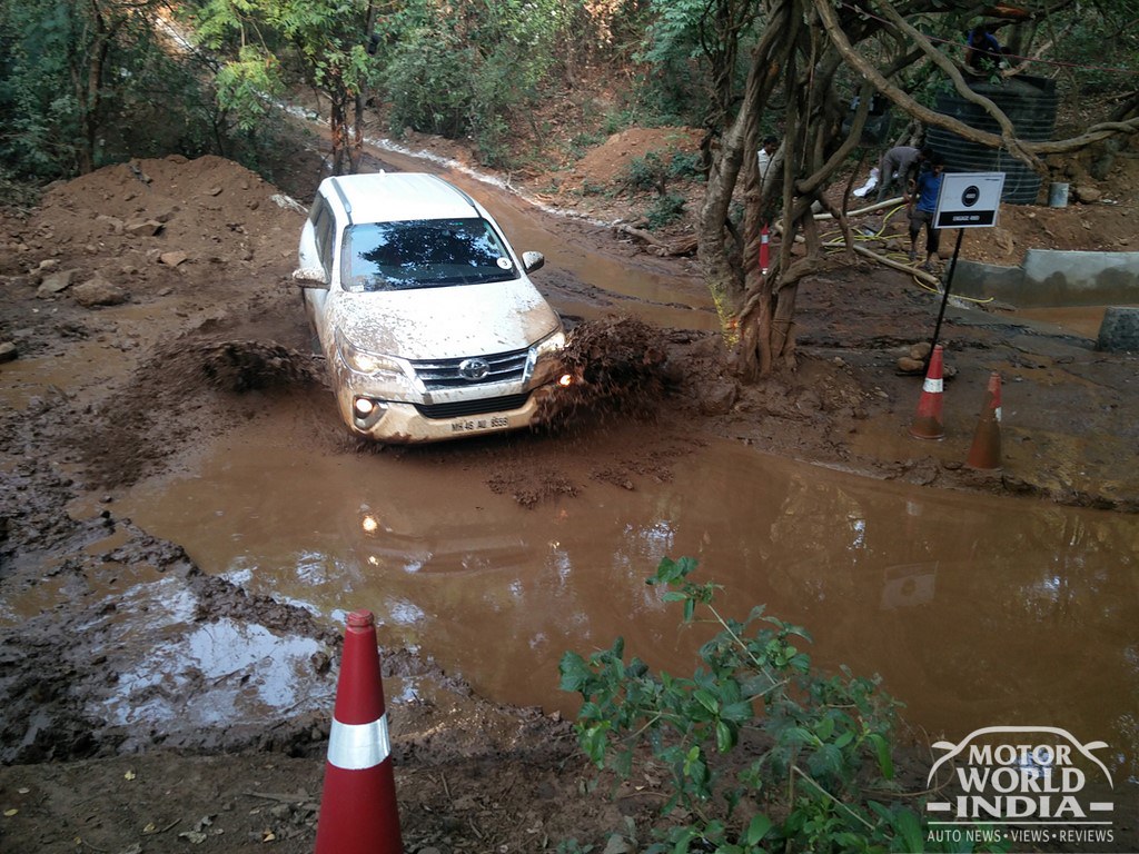 2017-Toyota-Fortuner-Ofrroad-Drive-Experience (17)