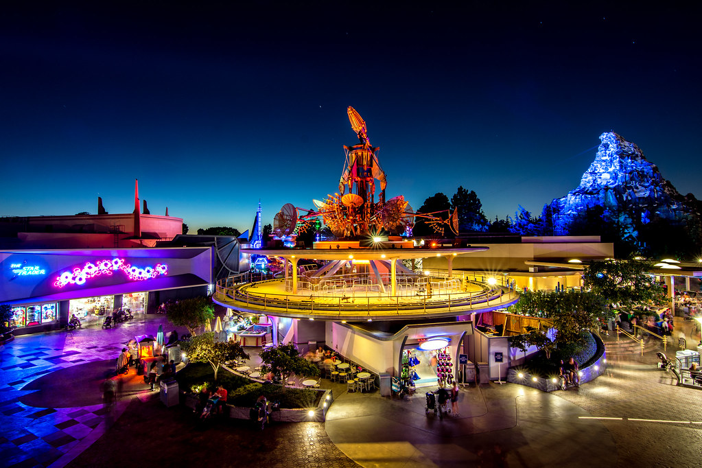 Disneyland's Tomorrowland vs Magic Kingdom's Tomorrowland | WDWMAGIC