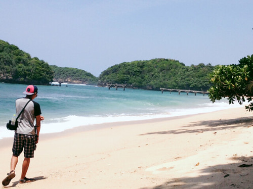 Pantai Balekambang