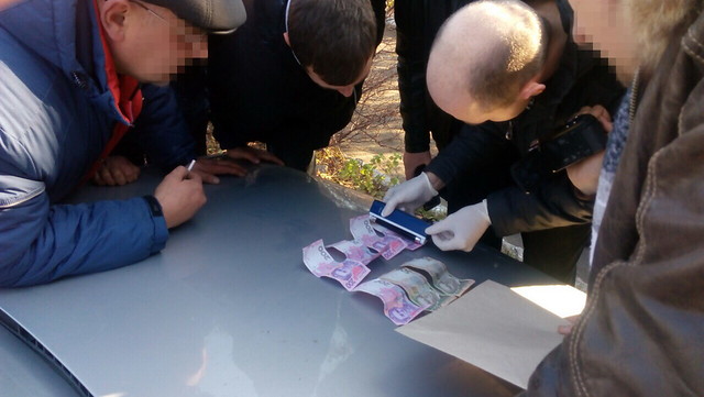 СБУ затримала на хабарі інспектора дорожньої поліції Кіровоградщини_2