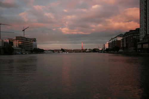 Il Grand Canal Dock al tramonto