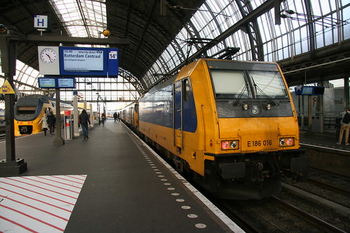 Nederlandse Spoorwegen E 186 series in Amsterdam Central.Sta, Amsterdam, North Holland, Netherland /Oct 29, 2016