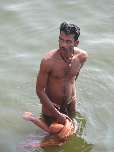 Varanasi  Gerben Of The Lake  Flickr-6739