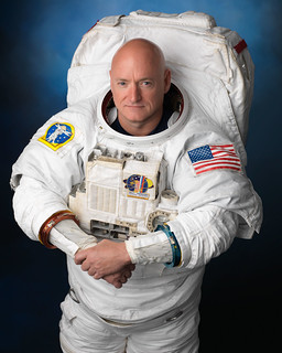 Astronaut Scott Kelly, NASA photo (11 August 2014) 15284046177_02a2d1efa0_n.jpg