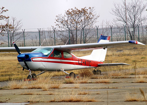 LZ-KTC Cessna 177 Plovdiv 27-11-16