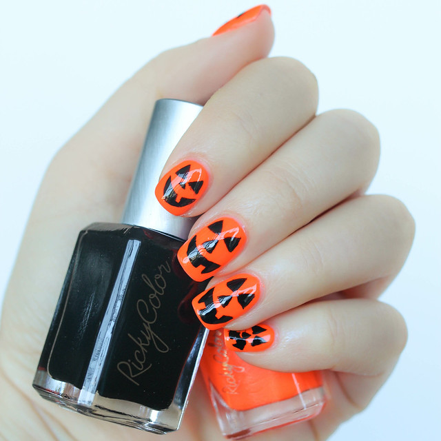Jack-o-Lantern Pumpkin Halloween Nail Art Manicure