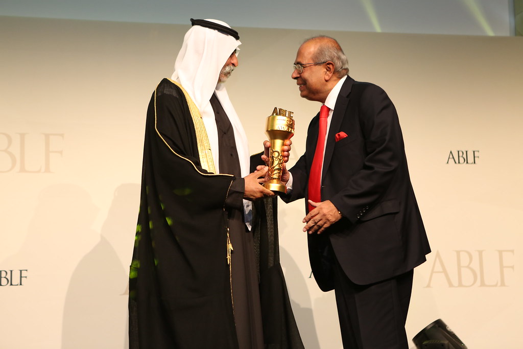 Prakash P. Hinduja, Chairman, Hinduja Group (Europe), Switzerland receiving the ABLF Outstanding Business Citizen Award from H.H. Sheikh Nahayan Mabarak Al Nahayan, Minister of Culture and Knowledge Development, UAE