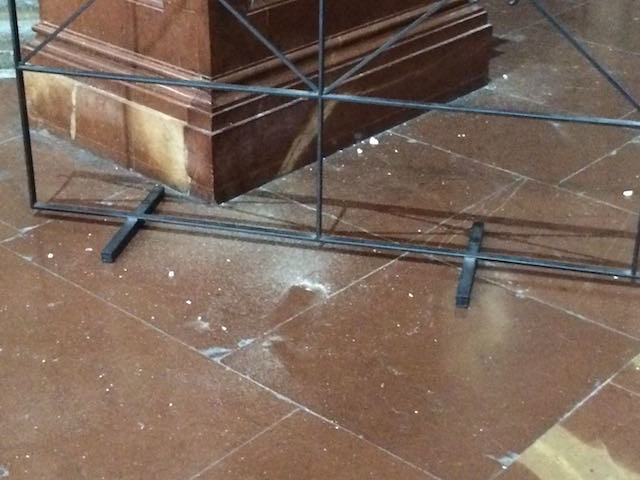 Terremoto nel Centro Italia, cadono calcinacci al Duomo di Orvieto