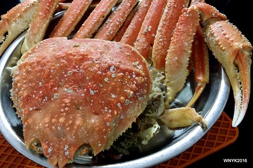Steamed Snow Crab