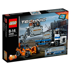 LEGO Technic 42062 Container Yard 1