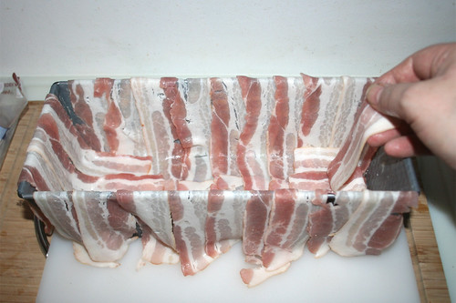 45 - Kastenform mit Bacon auslegen / Put in bacon slices