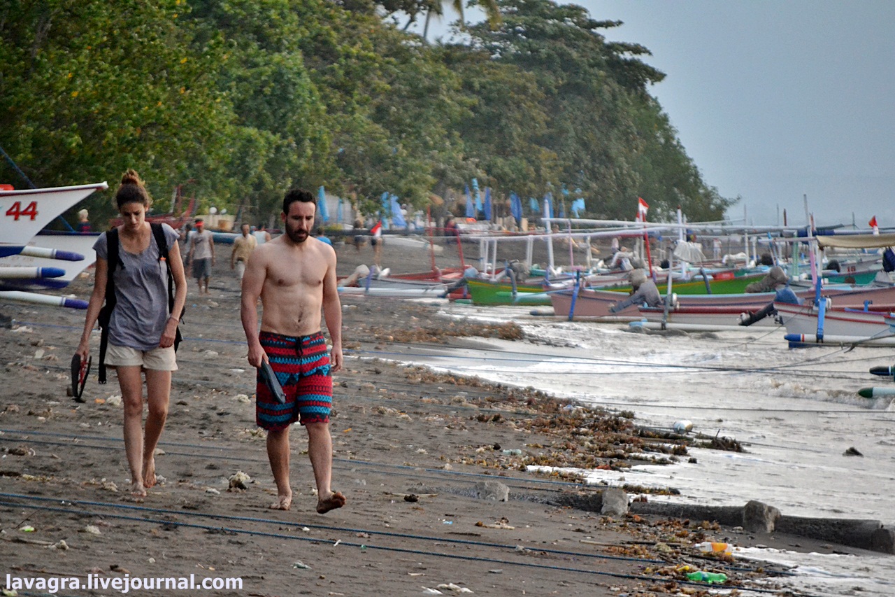 Будни пляжного отдыха на Бали – грязь, крысы и жульё!