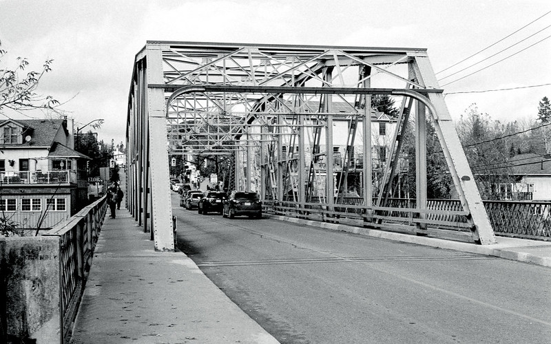 The Iron Metcalfe St. Bridge_