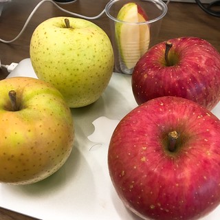 青森産のリンゴ