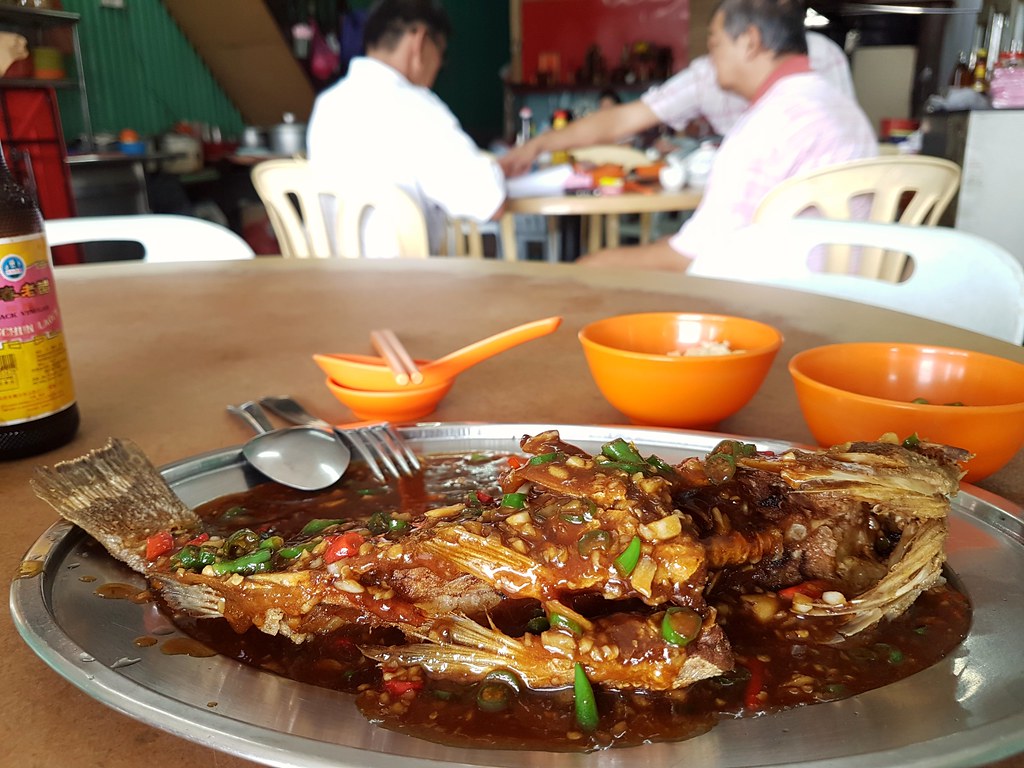 Chili Fish $29 @ 友兴饭店 Yew Hin at Dengkil
