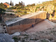 Megaliths in Baalbek quarry_10108