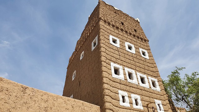 Traditional mud architecture in Dhahran al-Janub, Asir Region, Saudi Arabia (15)
