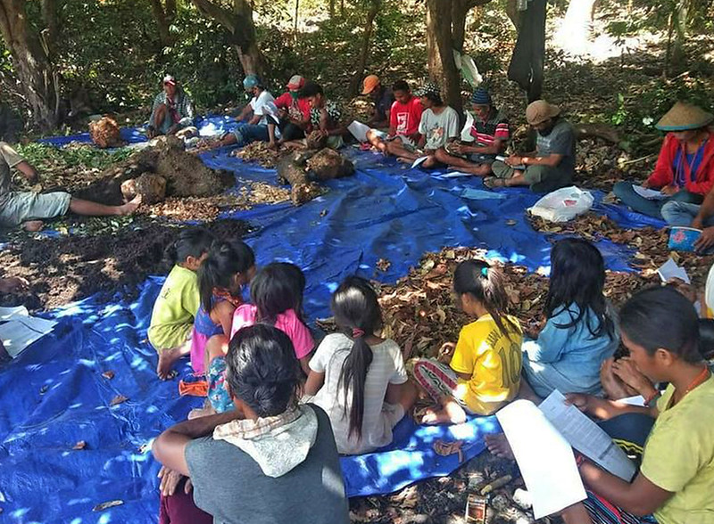 Kegiatan Yayasan Koppesda, membuat pupuk organik bersama Masyarakat Adat Wundut di Sumba Timur, NTT