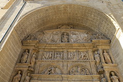 Iglesia de Santo Tomás - Parte superior de la portada