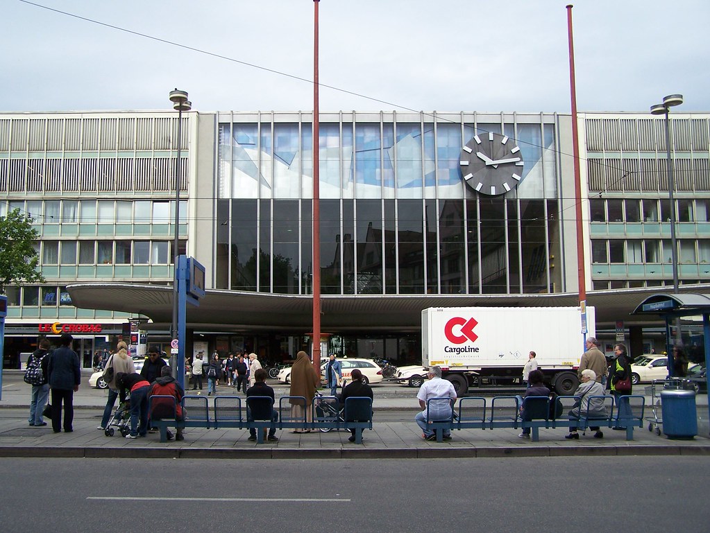München Hauptbahnhof Station 10 - In War . 