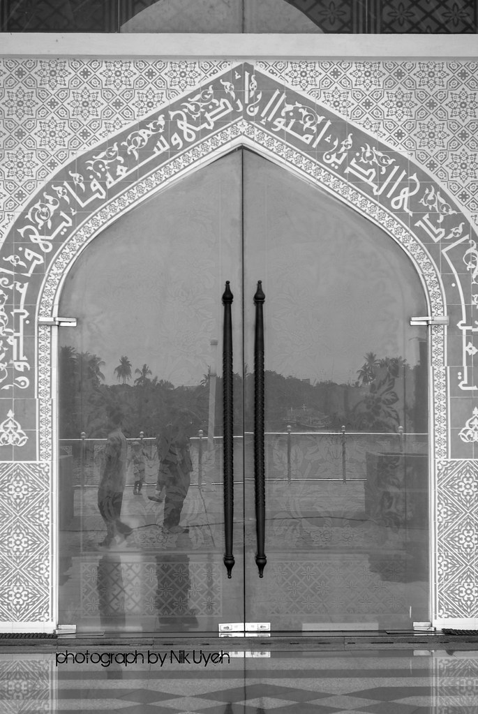  pintu masjid kristal Nik Fareez Flickr