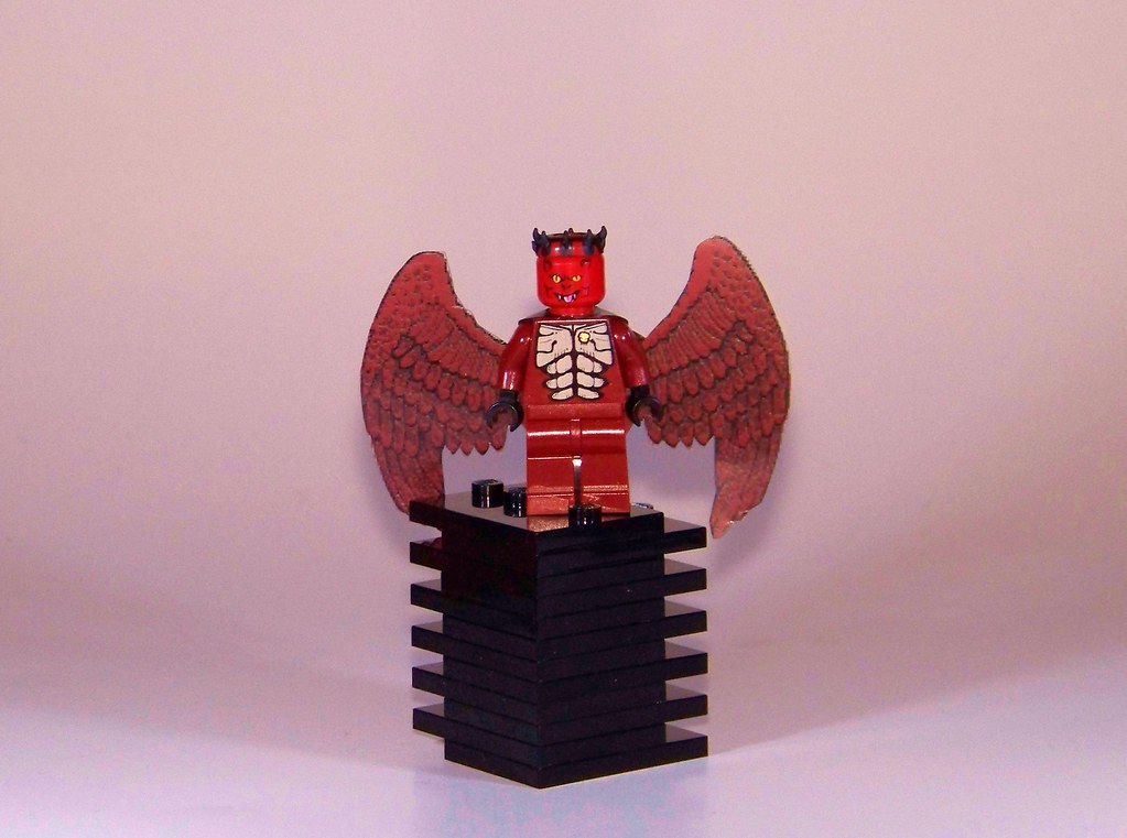 LEGO - MOC - Demon with horns  I was looking for a fig to 