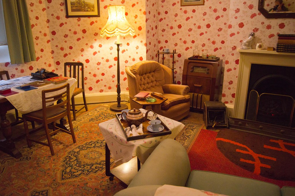 1940s living room decor - erichasthemusic