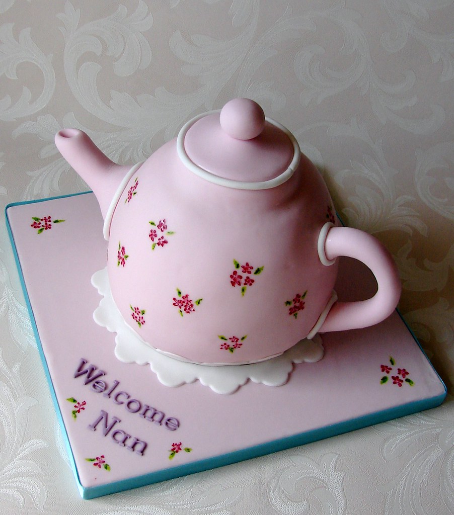 Teapot Cake Had so little time to do this cake hence the f\u2026 Flickr