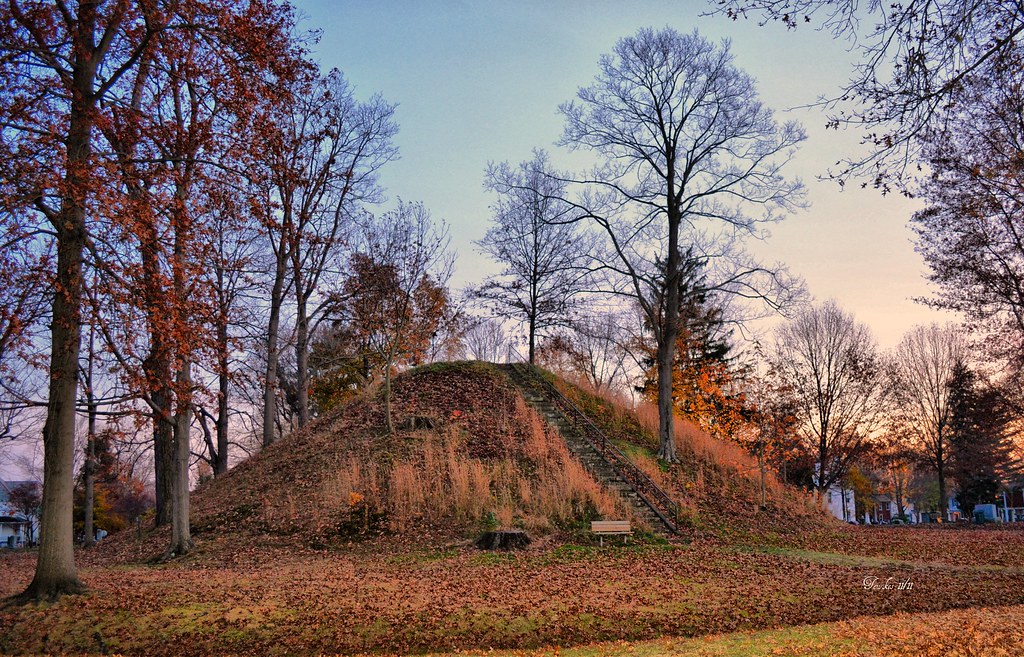 Mound Builders | Constructed by Adena Indians, who built var… | Flickr mound antonym word