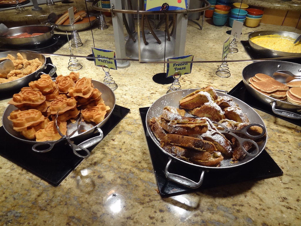 Buffet at the Goofy's Kitchen Character Breakfast in the D… | Flickr