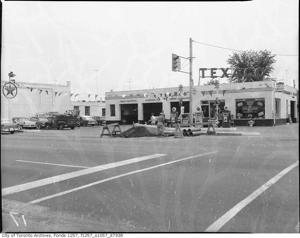 Texaco gas station, Bloor Street West and Royal York Road | Flickr