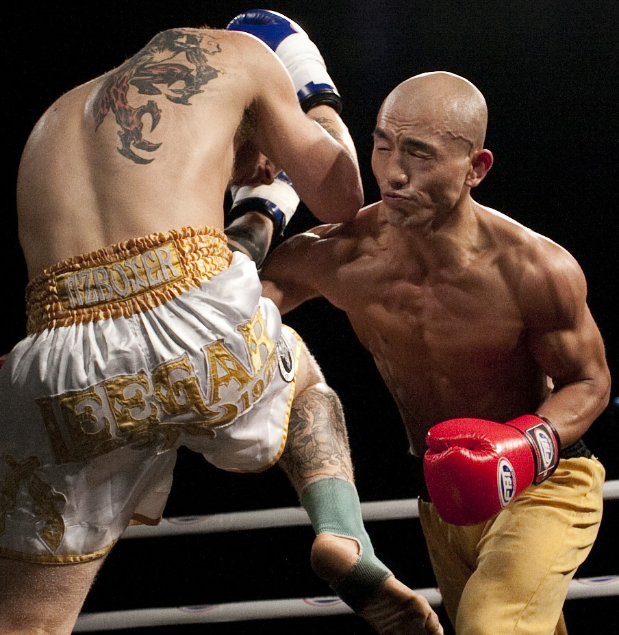 Yi Long the Shaolin Warrior Monk  Kickboxing match 